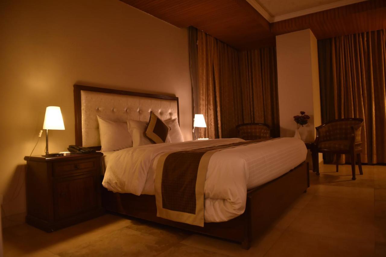 Shalimar Tower Hotel Lahore Exteriör bild