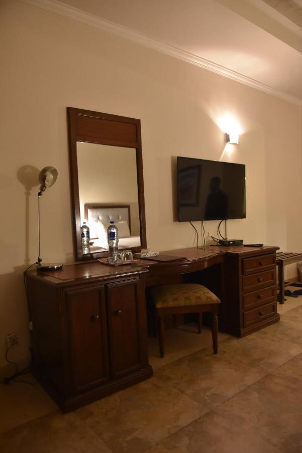 Shalimar Tower Hotel Lahore Exteriör bild